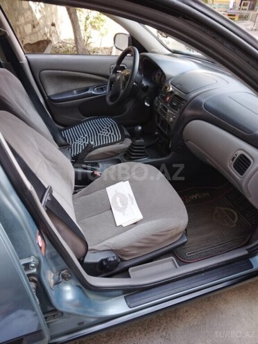 Nissan Almera 2001, 300,000 km - 2.2 l - Bakı