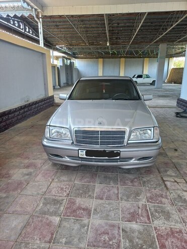 Mercedes C 240 1997, 250,000 km - 2.4 l - Salyan