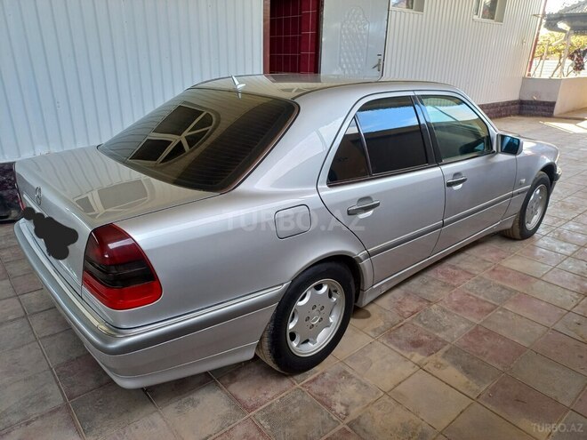 Mercedes C 240 1997, 250,000 km - 2.4 l - Salyan
