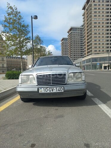 Mercedes E 220 1994, 353,000 km - 2.2 l - Bakı