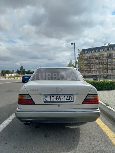 Mercedes E 220 1994, 353,000 km - 2.2 l - Bakı