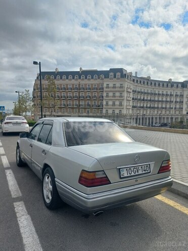 Mercedes E 220 1994, 353,000 km - 2.2 l - Bakı