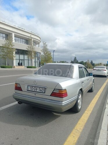 Mercedes E 220 1994, 353,000 km - 2.2 l - Bakı