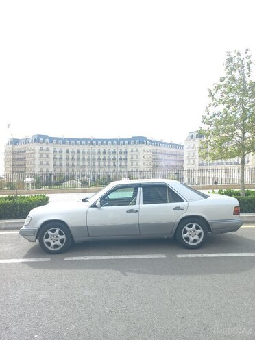 Mercedes E 220 1994, 353,000 km - 2.2 l - Bakı