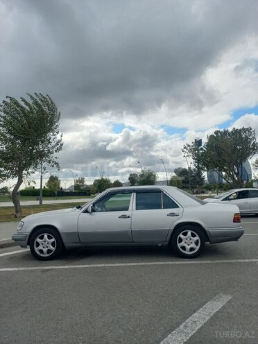 Mercedes E 220 1994, 353,000 km - 2.2 l - Bakı