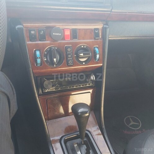 Mercedes E 220 1994, 353,000 km - 2.2 l - Bakı