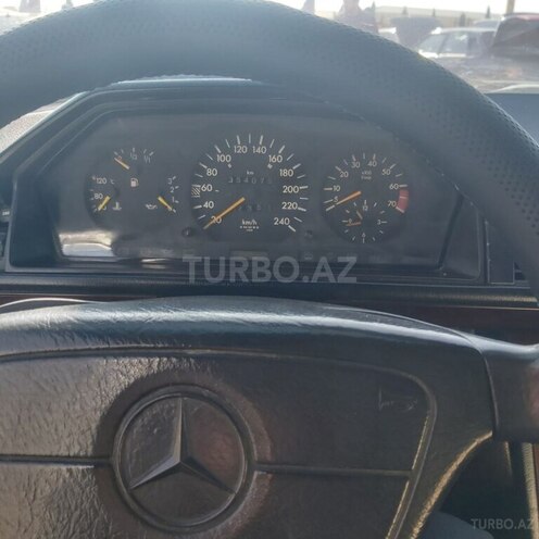 Mercedes E 220 1994, 353,000 km - 2.2 l - Bakı