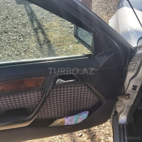 Mercedes E 220 1994, 353,000 km - 2.2 l - Bakı