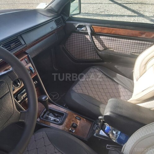 Mercedes E 220 1994, 353,000 km - 2.2 l - Bakı