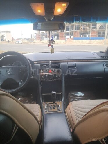 Mercedes E 220 2000, 642,000 km - 2.2 l - Bakı