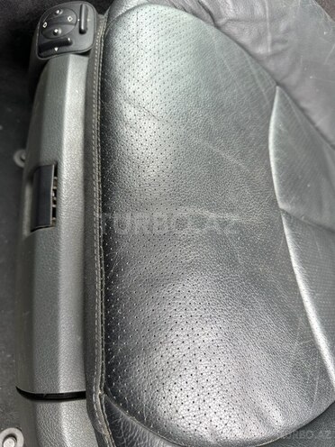 Mercedes E 220 2002, 298,000 km - 2.2 l - Bakı
