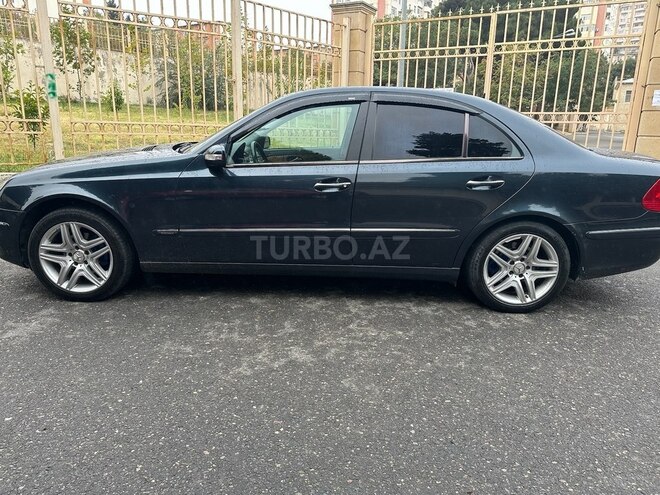 Mercedes E 220 2002, 298,000 km - 2.2 l - Bakı