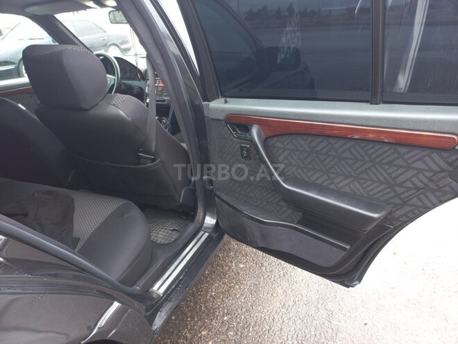 Mercedes C 220 1995, 250,000 km - 2.2 l - Bakı