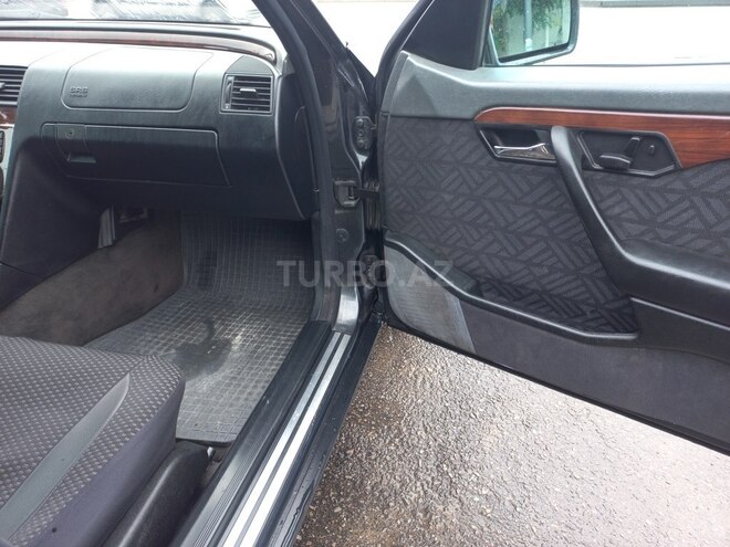 Mercedes C 220 1995, 250,000 km - 2.2 l - Bakı