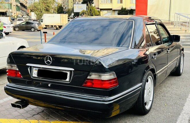 Mercedes E 220 1994, 458,000 km - 2.2 l - Bakı