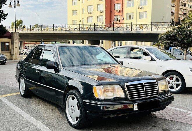 Mercedes E 220 1994, 458,000 km - 2.2 l - Bakı