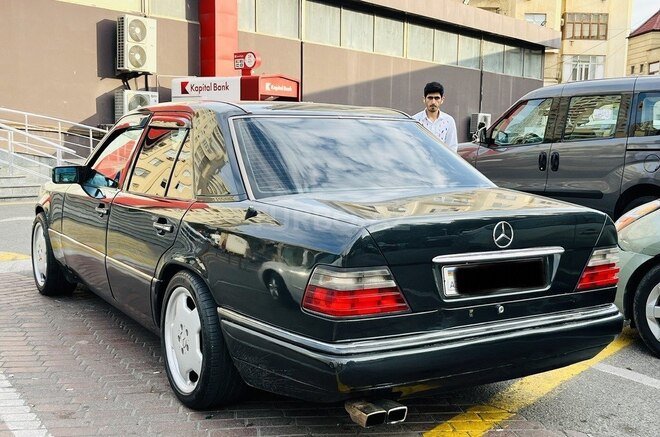 Mercedes E 220 1994, 458,000 km - 2.2 l - Bakı