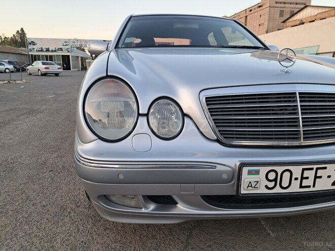 Mercedes E 240 2000, 256,000 km - 2.4 l - Gəncə