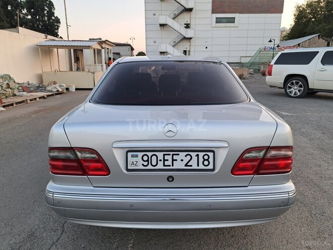 Mercedes E 240 2000, 256,000 km - 2.4 l - Gəncə
