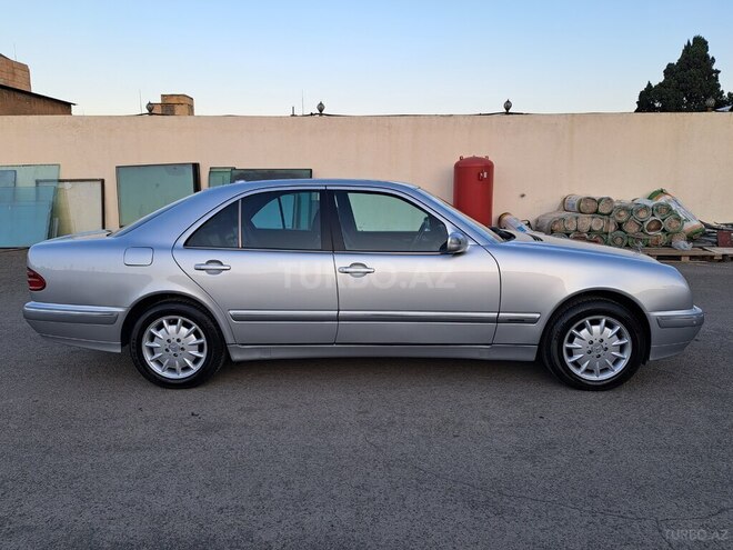 Mercedes E 240 2000, 256,000 km - 2.4 l - Gəncə