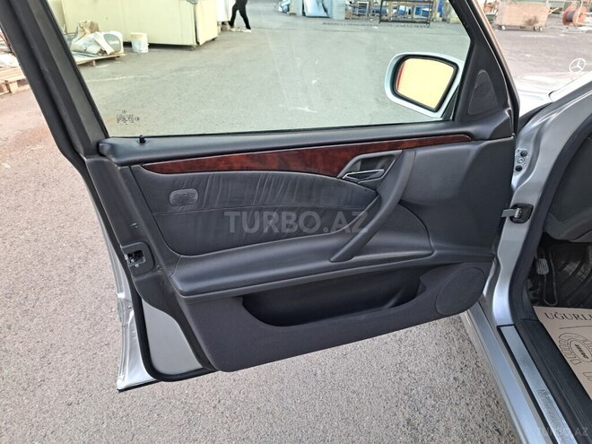 Mercedes E 240 2000, 256,000 km - 2.4 l - Gəncə