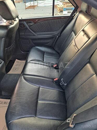 Mercedes E 240 2000, 256,000 km - 2.4 l - Gəncə
