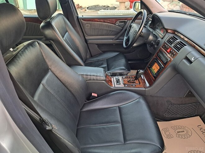 Mercedes E 240 2000, 256,000 km - 2.4 l - Gəncə