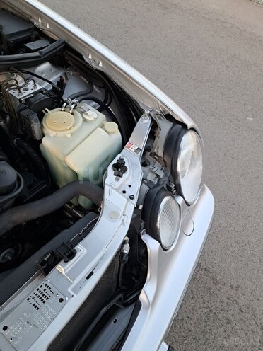 Mercedes E 240 2000, 256,000 km - 2.4 l - Gəncə