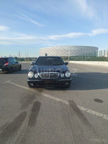 Mercedes E 270 1999, 294,000 km - 2.7 l - Bakı