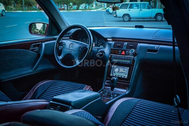 Mercedes E 240 1999, 343,000 km - 2.4 l - Bakı