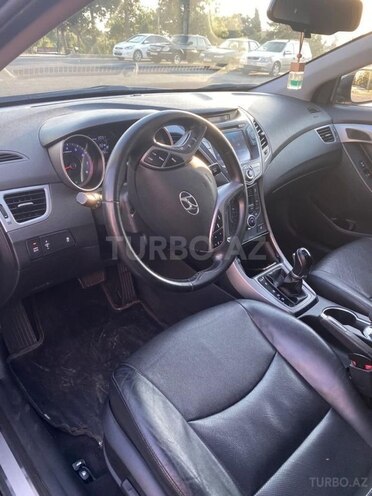 Hyundai Elantra 2015, 120,000 km - 1.8 л - Bakı