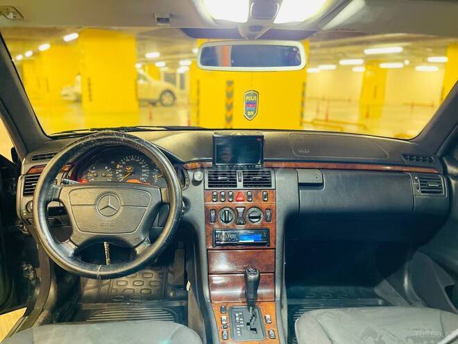 Mercedes E 240 1998, 358,000 km - 2.4 l - Gəncə