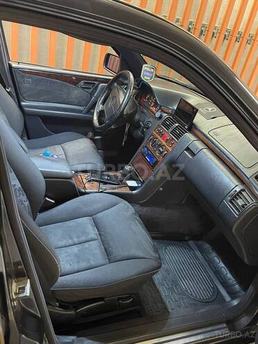 Mercedes E 240 1998, 358,000 km - 2.4 l - Gəncə
