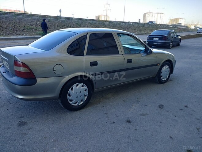 Opel Vectra 1996, 228,000 km - 1.8 l - Bakı