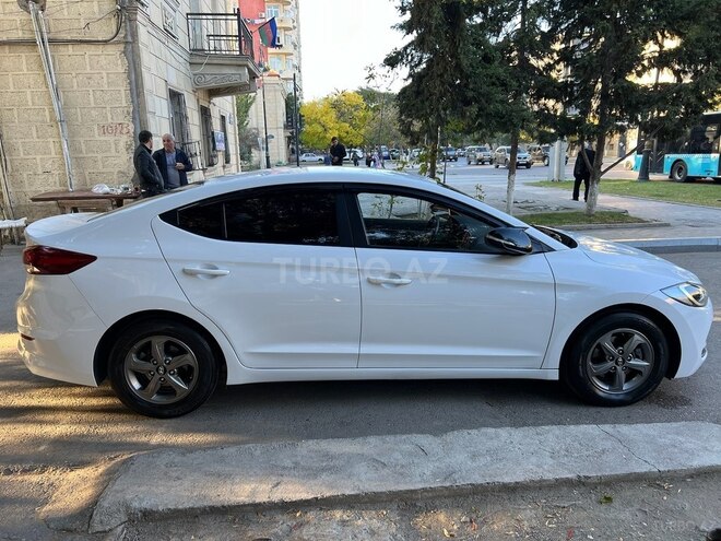 Hyundai Elantra 2015, 181,000 km - 1.6 l - Sumqayıt