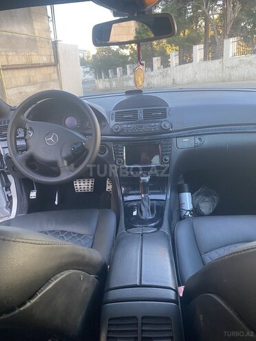 Mercedes E 240 2002, 233,000 km - 2.6 л - Bakı