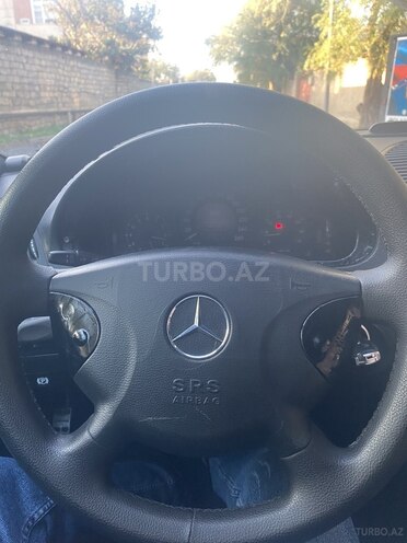 Mercedes E 240 2002, 233,000 km - 2.6 л - Bakı