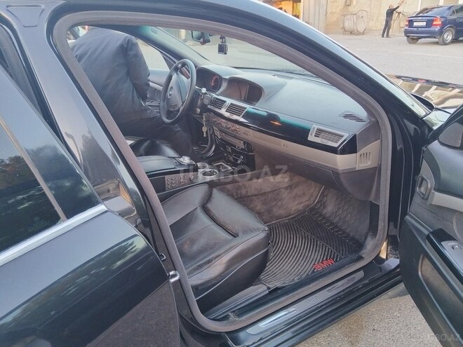 BMW 745 2002, 28,000 km - 4.4 л - Bakı