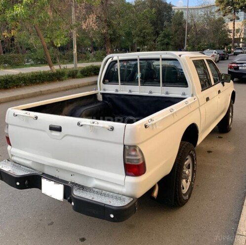 Mitsubishi L200 2004, 206,000 km - 2.5 l - Bakı