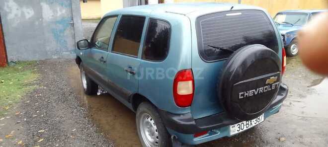 Chevrolet Niva 2005, 215,000 km - 1.6 l - Lerik