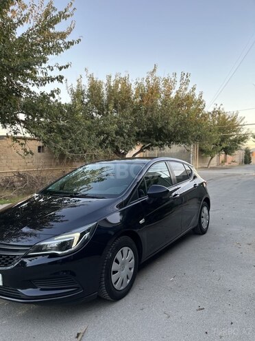 Opel Astra 2017, 220,000 km - 1.0 l - Bakı