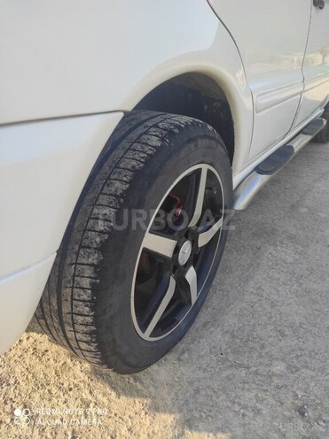 Mercedes ML 320 2004, 225,000 km - 3.2 l - Mingəçevir