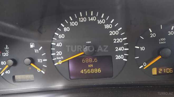 Mercedes E 220 2001, 456,886 km - 2.2 л - Bakı