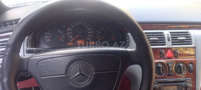 Mercedes E 240 1999, 214,745 km - 2.4 l - Sumqayıt
