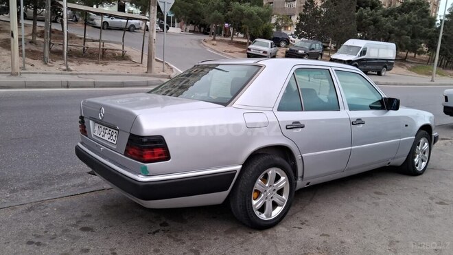 Mercedes E 320 1994, 352,000 km - 3.2 l - Bakı