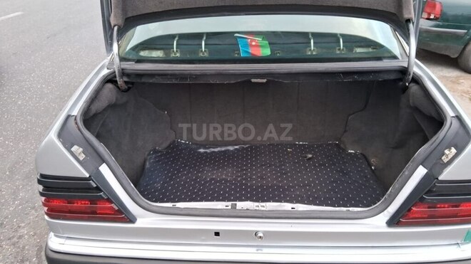 Mercedes E 320 1994, 352,000 km - 3.2 l - Bakı