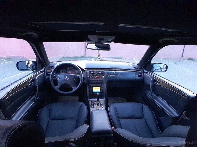 Mercedes E 280 2001, 218,357 km - 2.8 л - Gəncə