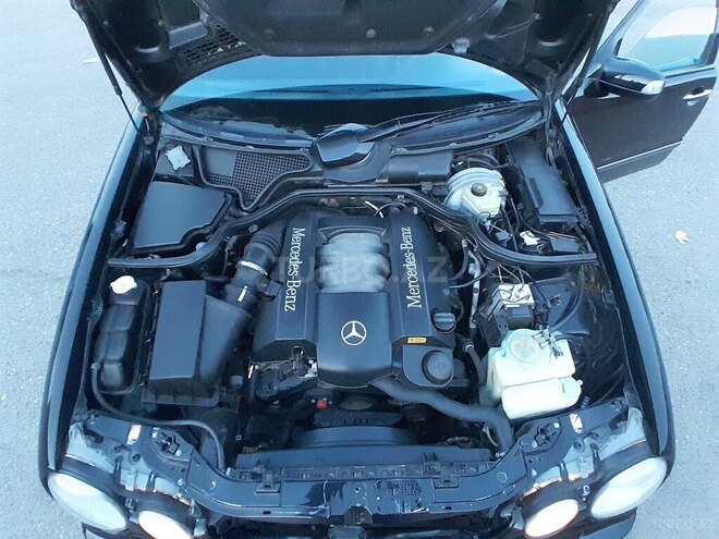 Mercedes E 280 2001, 218,357 km - 2.8 л - Gəncə