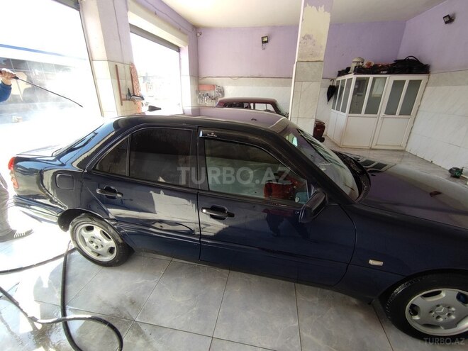 Mercedes C 200 1995, 260,000 km - 2.0 л - Bakı