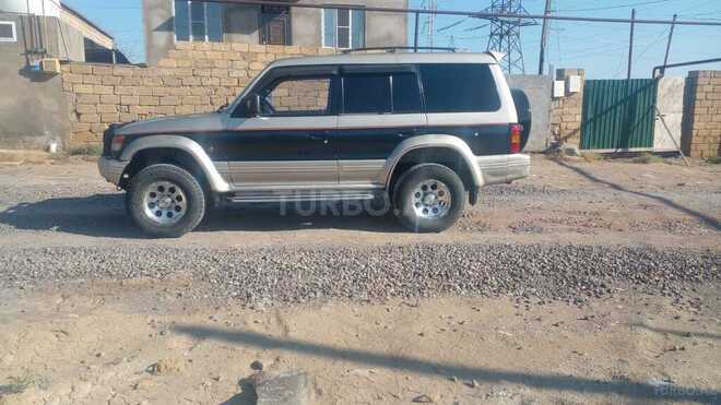 Mitsubishi Pajero 1993, 10,000 km - 2.5 л - Sumqayıt
